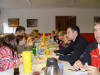 Die ausgehungerte Truppe beim Fr�hst�ck.