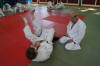 Bj�rns Juji-gatame bei Steffen wird genau beobachtet.